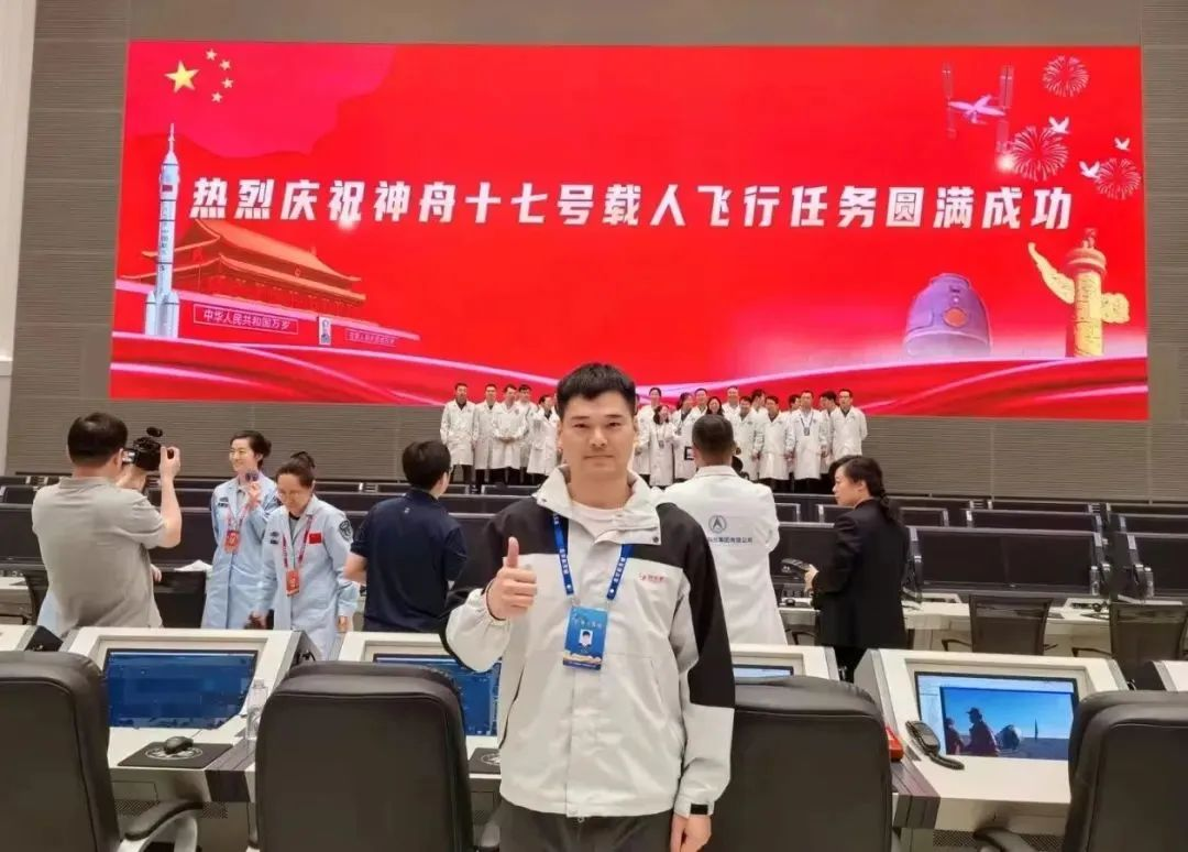 神舟十九号发射圆满成功，中国航天又见大红屏！