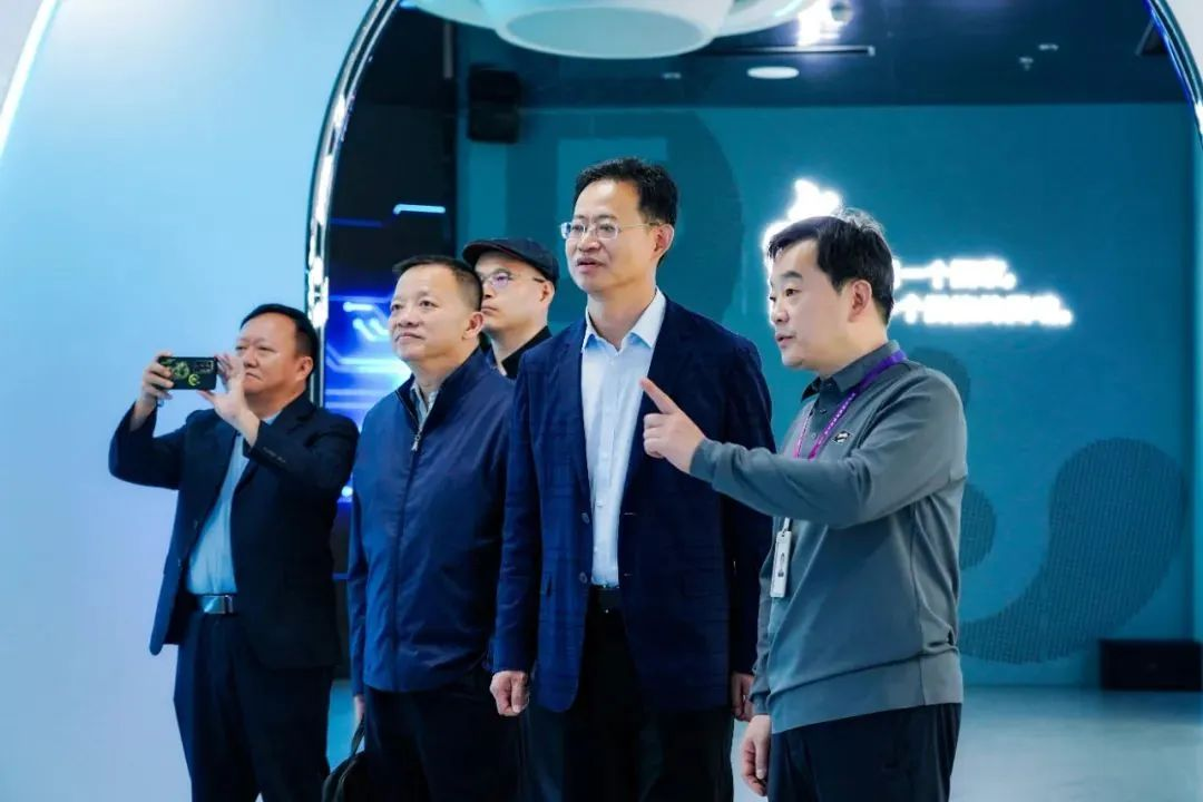 国家广电总局发展研究中心一行赴凯发天生赢家一触即发首页励丰文化调研指导