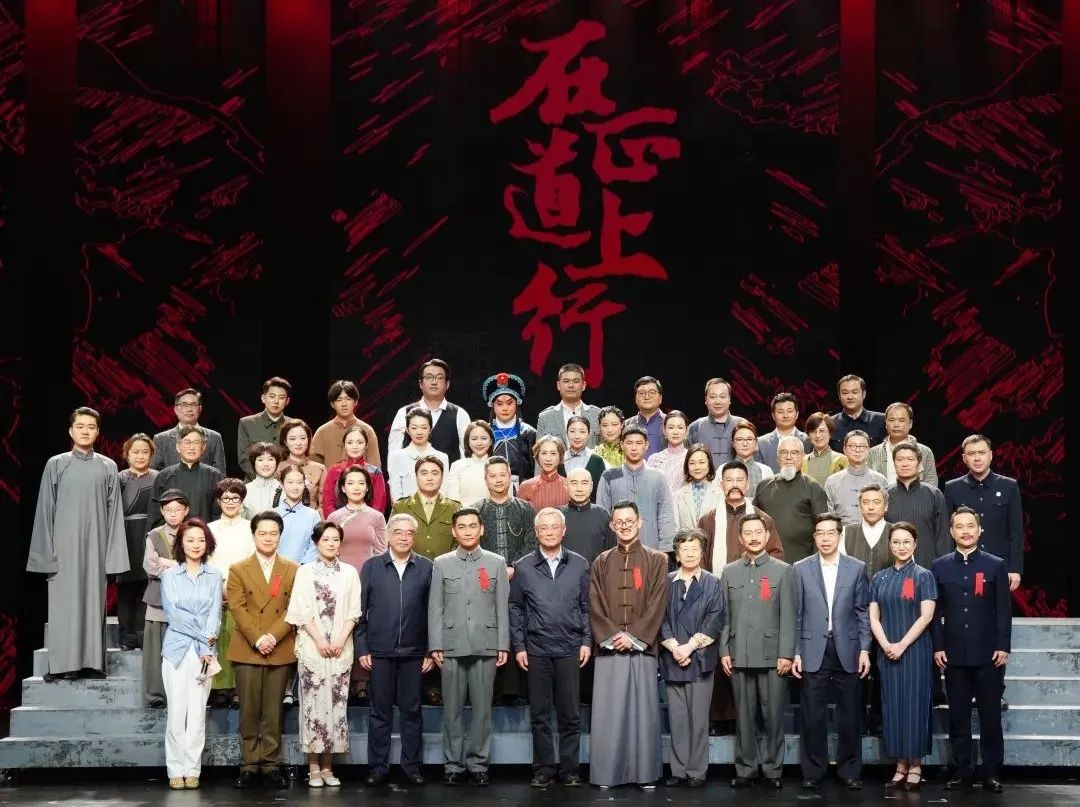 凯发天生赢家一触即发首页·蓝硕以科技赋能话剧《在正道上行》圆满上演